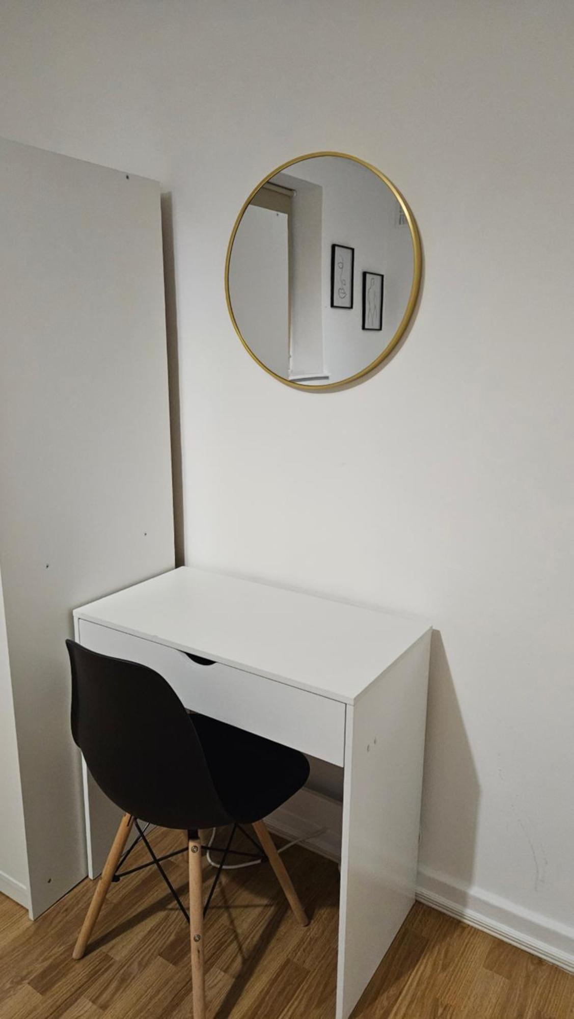 Spacious Two Bedroom Apartment In Battersea, Free Parking London Eksteriør billede