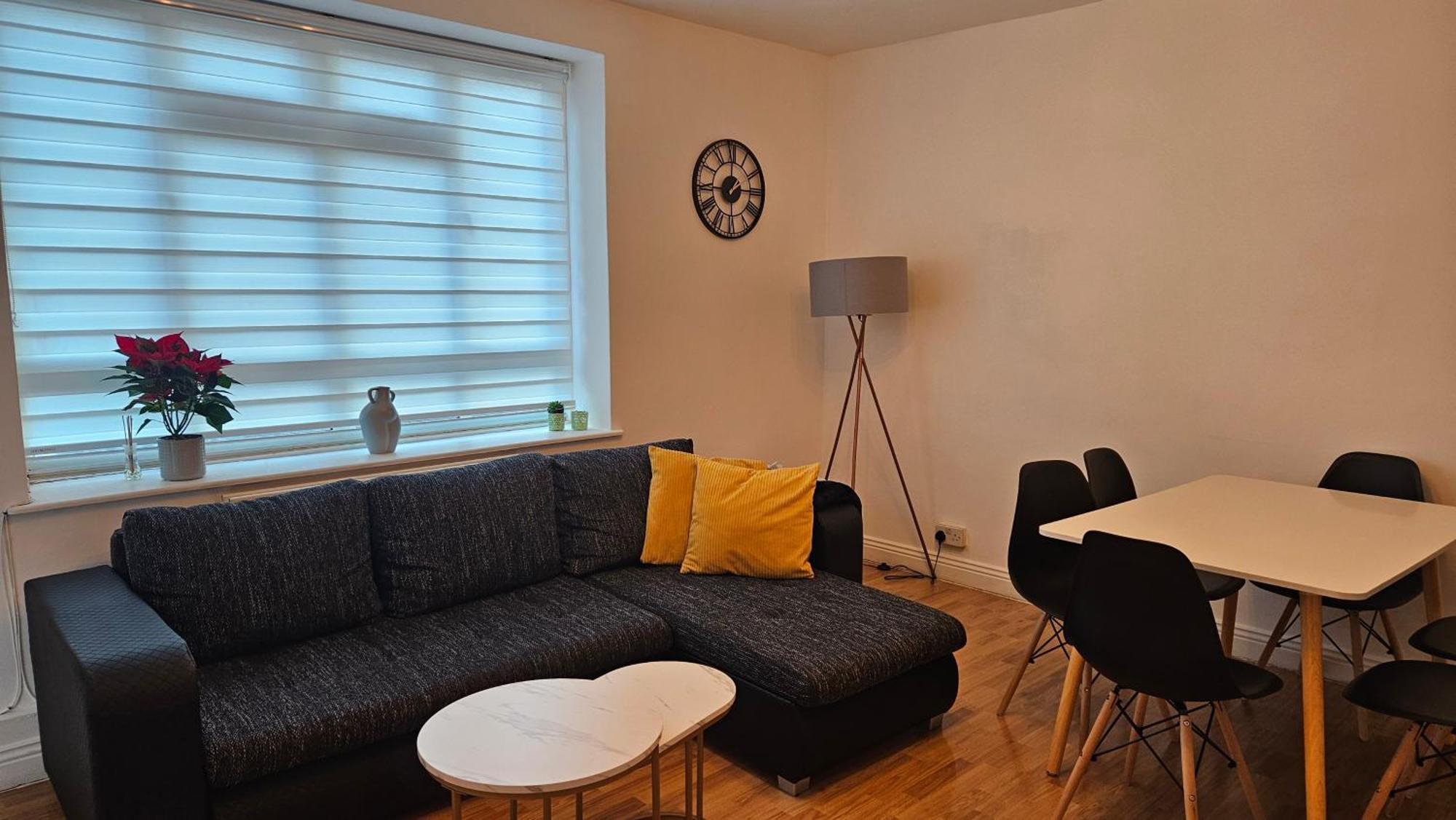 Spacious Two Bedroom Apartment In Battersea, Free Parking London Eksteriør billede