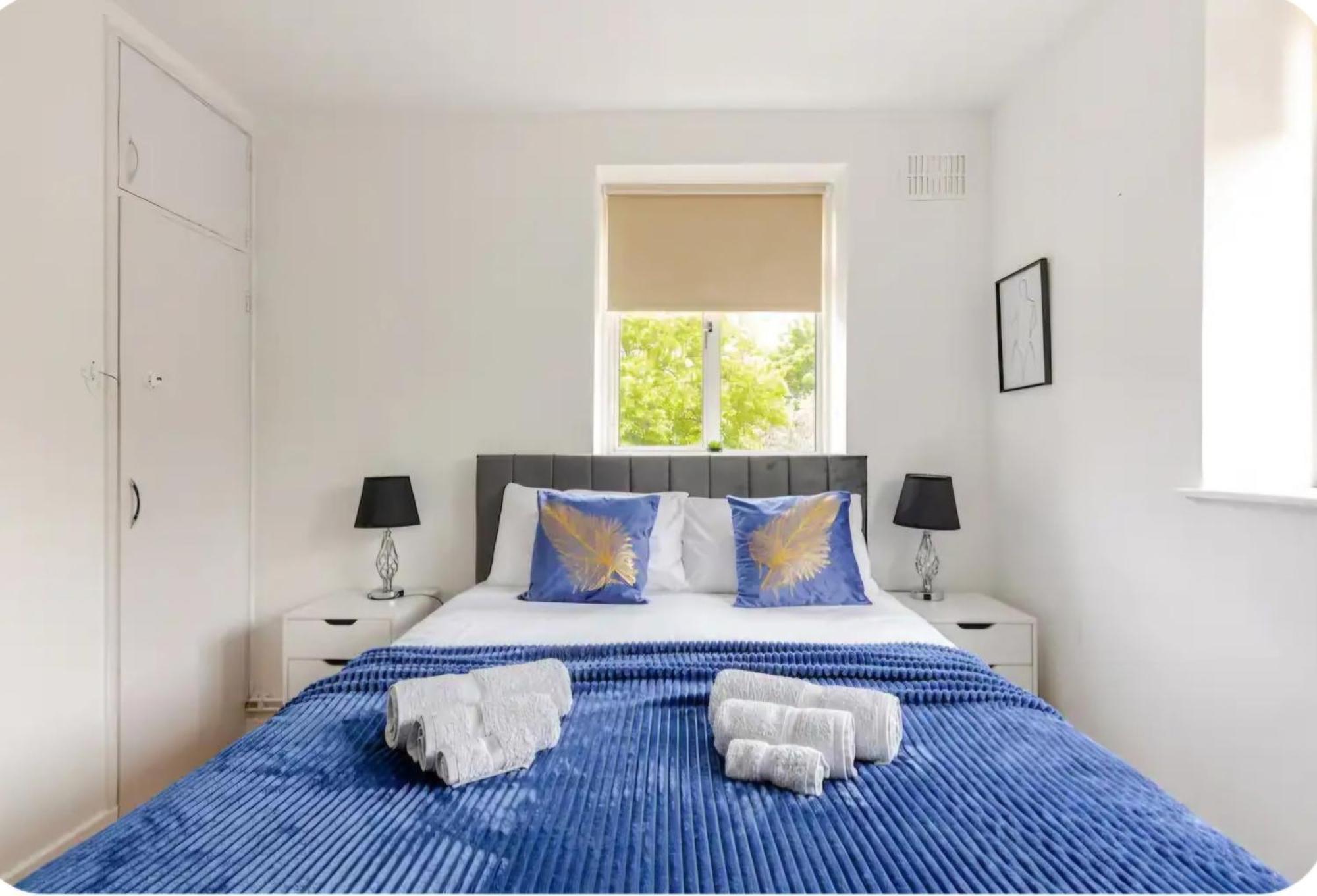 Spacious Two Bedroom Apartment In Battersea, Free Parking London Eksteriør billede